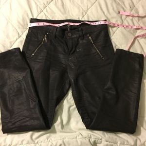 WHBM 6 coated black jeans 🖤